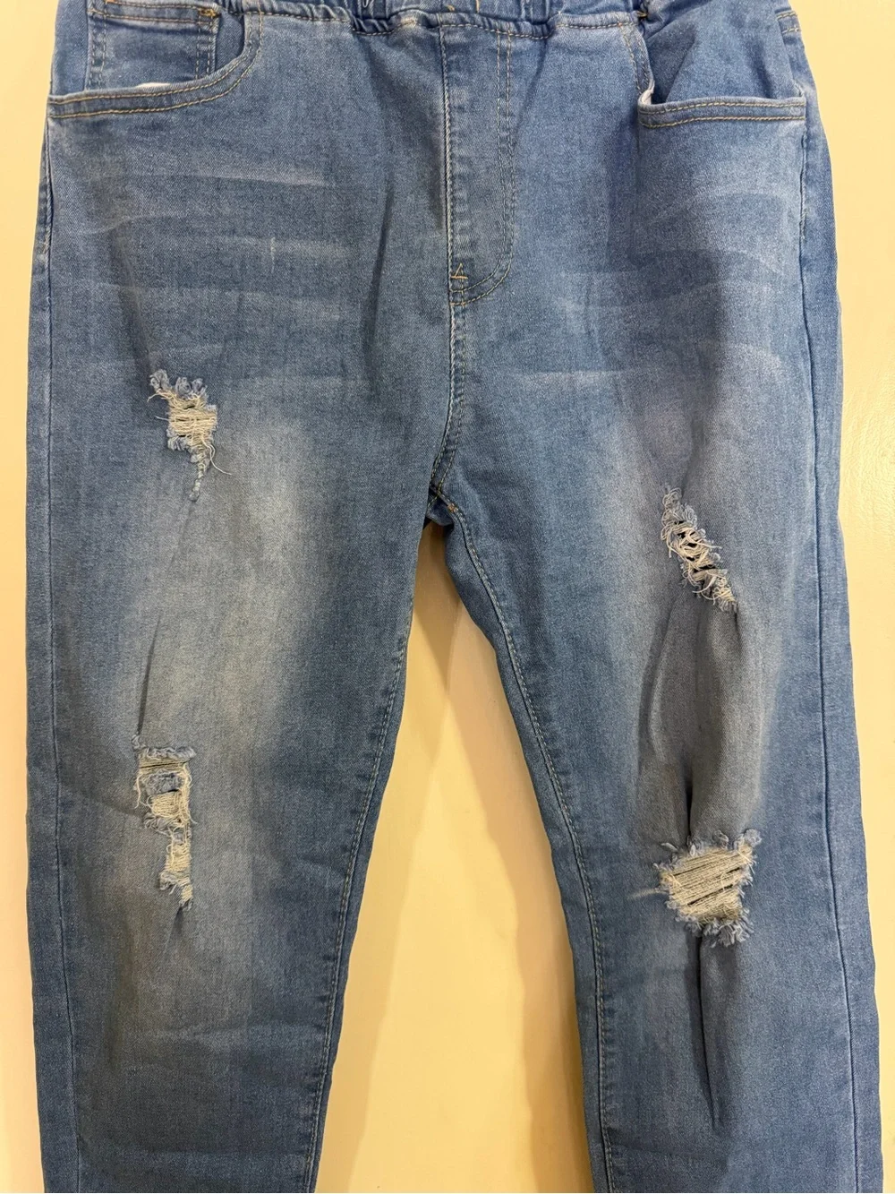 California Vintage Women’s Blue Distressed Pull-On Jeans (280)